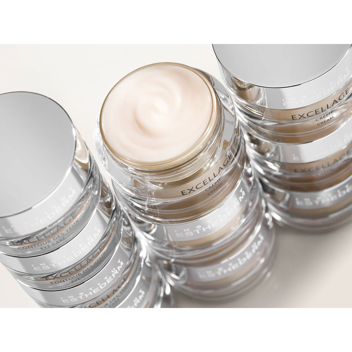 V5H938F2576EEA4246FB1DB5EE5222D241AR4346090P3